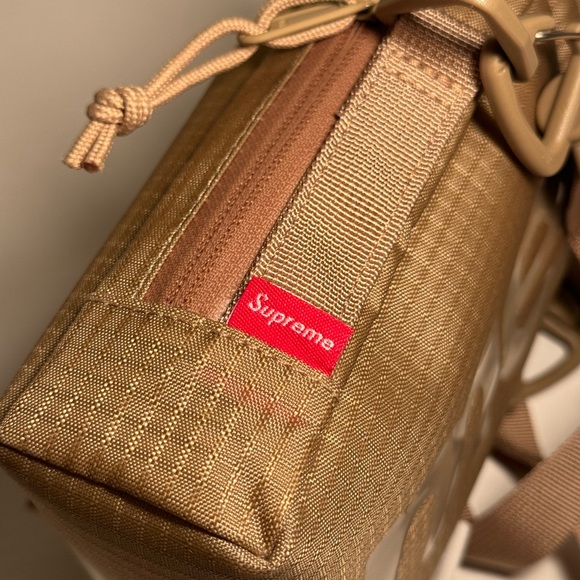 Supreme Neck Pouch - Picture 5 of 7